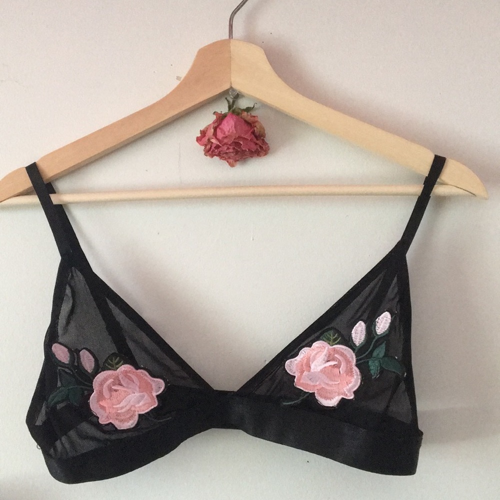 New Embroidered Rose Black Bralette SM/M